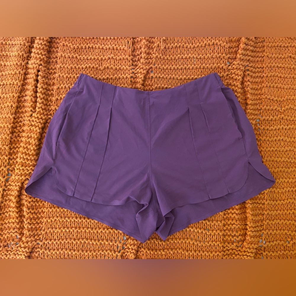 Lululemon Shorts Purple size 6 discontinued style